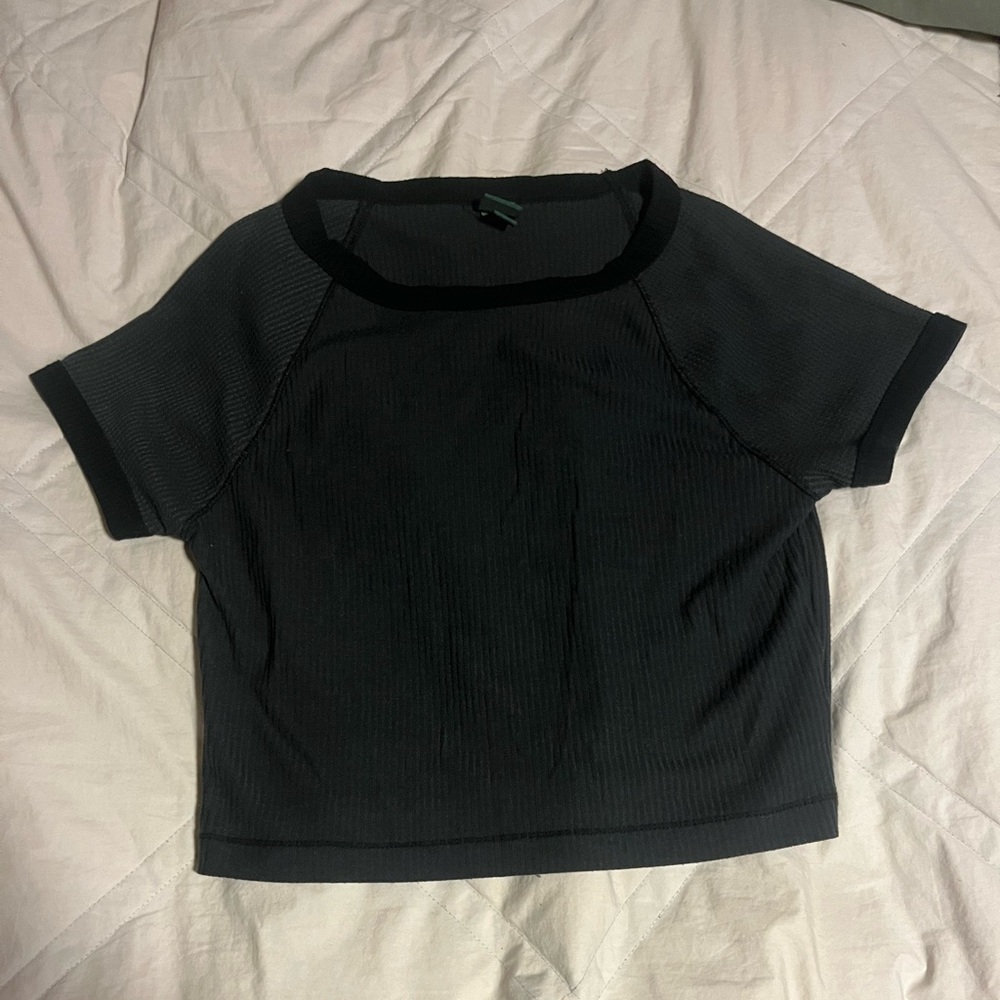 Grey/black crop top size: small brand: wild fable